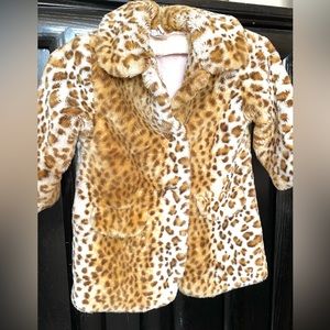 Adorable girls faux leopard print coat, size 3T